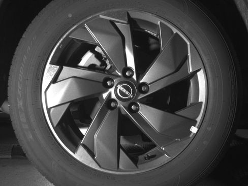 Used 2025 Nissan Rogue SV FWD image 15
