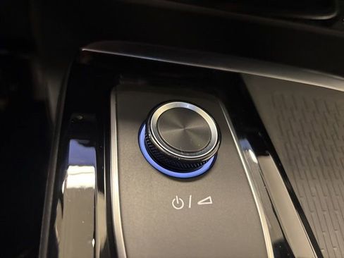 Used 2025 Buick Enclave Sport Touring image 24