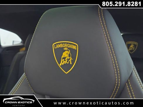 Used 2022 Lamborghini Urus AWD/4WD image 34