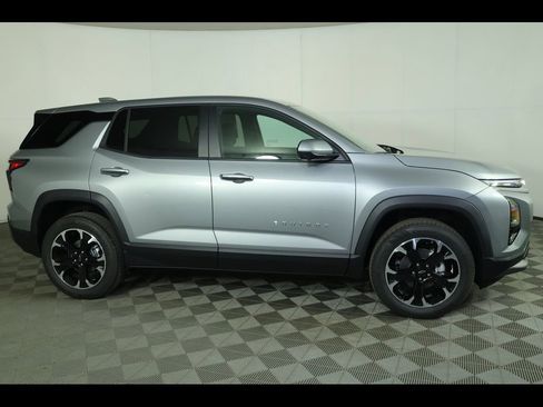 New 2026 Chevrolet Equinox LT AWD/4WD image 14