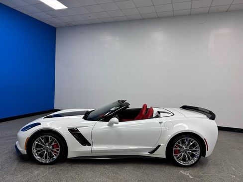 Used 2015 Chevrolet Corvette Z06 w/ 3LZ Preferred Equipment Group RWD image 8