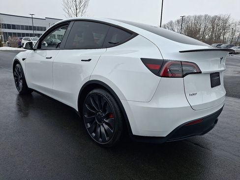 Used 2024 Tesla Model Y Performance image 5