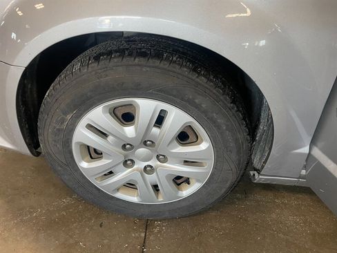 Used 2015 Dodge Grand Caravan SE w/ Quick Order Package 29E SE image 21