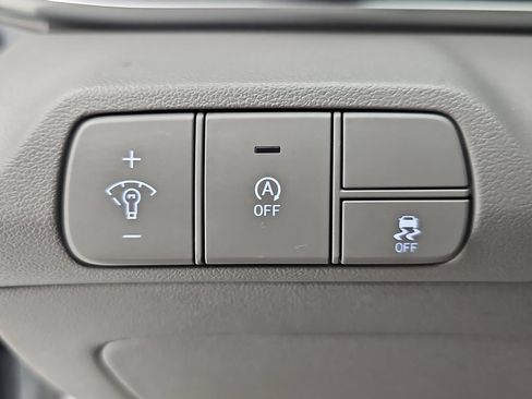 Used 2024 Hyundai Elantra SE FWD image 30