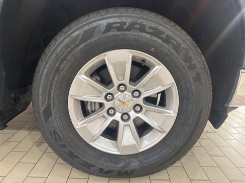 Used 2025 Chevrolet Silverado 1500 LT AWD/4WD image 40