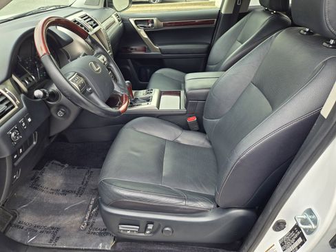 Used 2017 Lexus GX 460 Premium w/ Premium Package AWD/4WD image 16