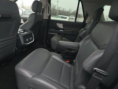 Used 2025 Ford Expedition Active image 9