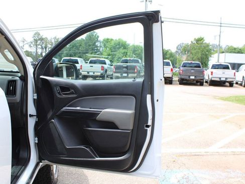 Used 2019 Chevrolet Colorado W/T w/ WT Convenience Package AWD/4WD image 26