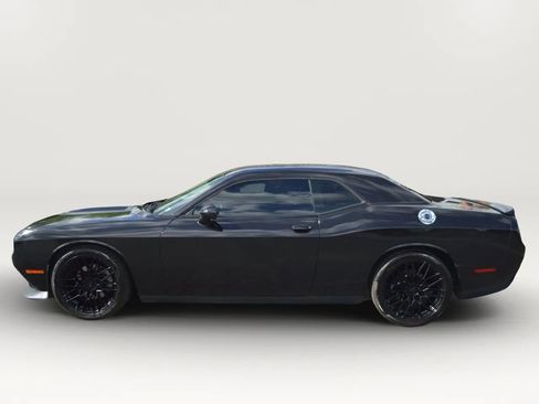 Used 2020 Dodge Challenger R/T RWD image 5