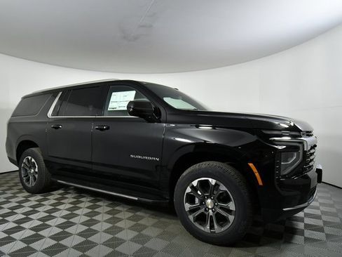 New 2026 Chevrolet Suburban LS image 9