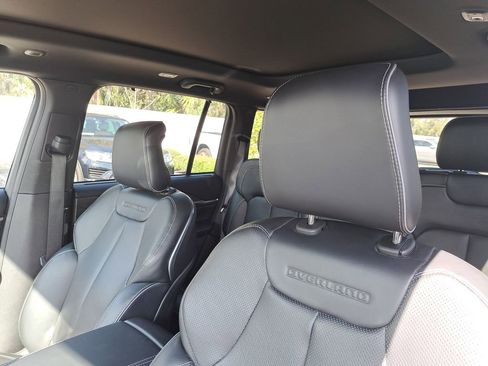 Used 2022 Jeep Grand Cherokee Overland w/ Luxury Tech Group IV image 18