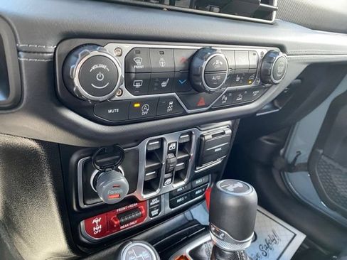 Used 2026 Jeep Wrangler Unlimited Rubicon AWD/4WD image 23