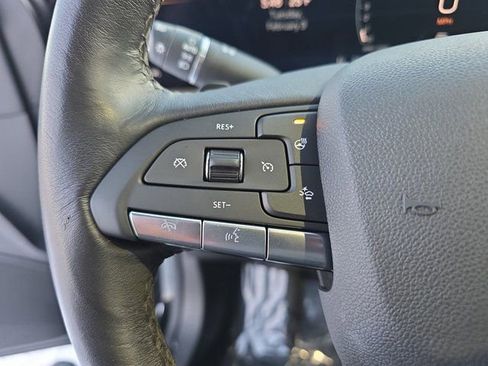 Certified 2024 Cadillac XT4 Luxury w/ Cold Weather Package image 17