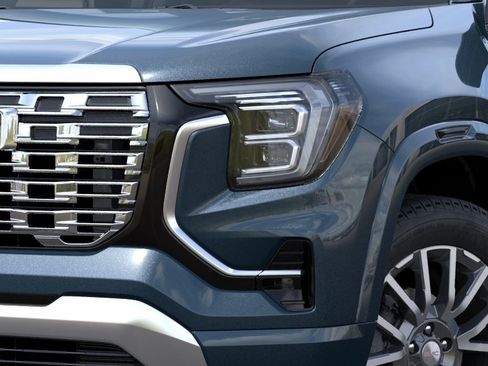 New 2027 GMC Terrain Denali w/ LPO, Floor Liner Package AWD/4WD image 10