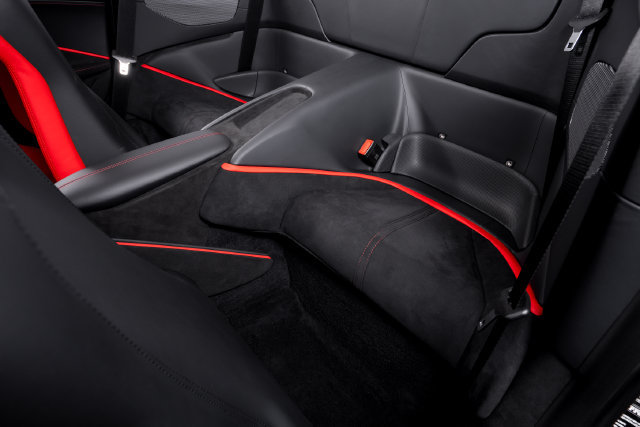 Certified 2025 Ferrari Roma Spider RWD image 29