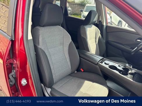 Used 2023 Nissan Rogue SV image 14