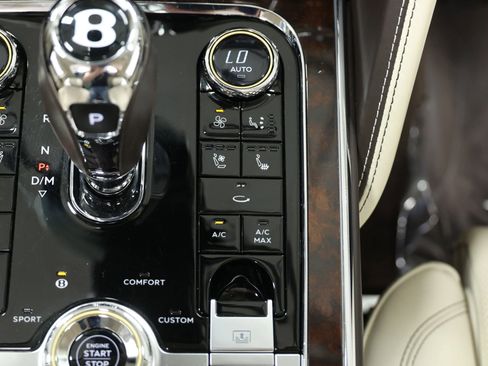 Used 2020 Bentley Flying Spur W12 image 54