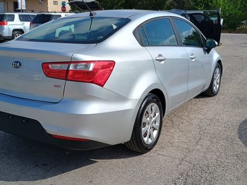 Used 2017 Kia Rio LX w/ Power Package FWD image 3