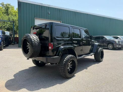 Used 2017 Jeep Wrangler Unlimited Sahara w/ Max Tow Package AWD/4WD image 3