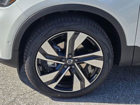 New 2026 Volvo XC40 B5 Ultra image 12
