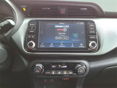 Used 2021 Nissan Kicks SV image 18