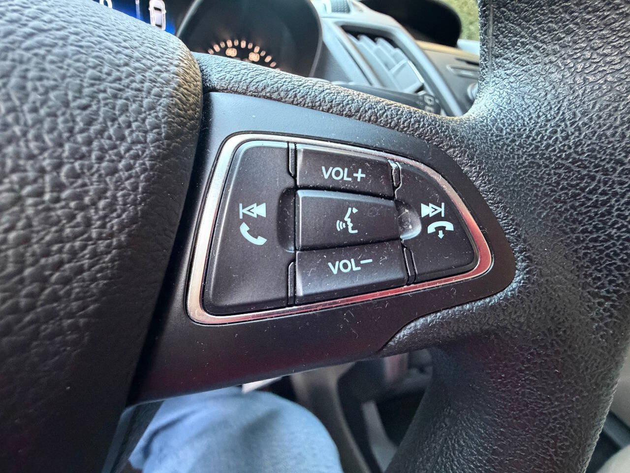 Used 2017 Ford Escape SE AWD/4WD image 31