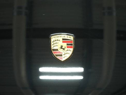 Certified 2025 Porsche Macan AWD/4WD image 29