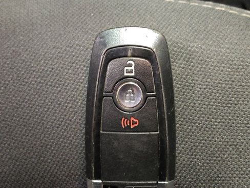 Used 2019 Ford Explorer XLT w/ Class III Trailer Tow Package image 32