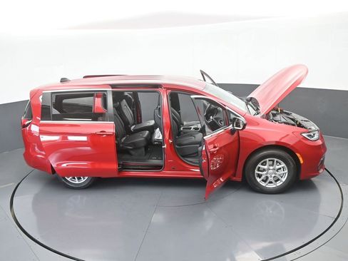 New 2026 Chrysler Pacifica Select image 66