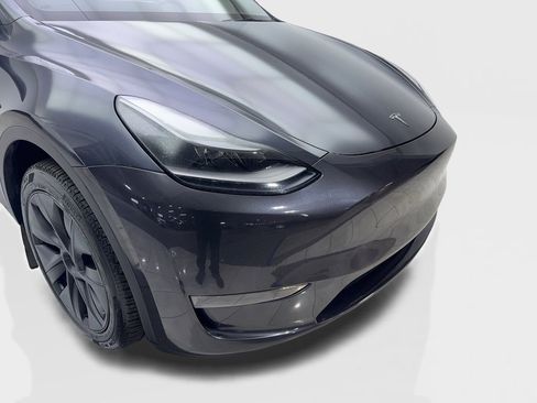 Used 2024 Tesla Model Y Long Range AWD/4WD image 17
