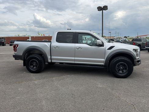 Used 2018 Ford F150 Raptor w/ Equipment Group 802A Luxury AWD/4WD image 4