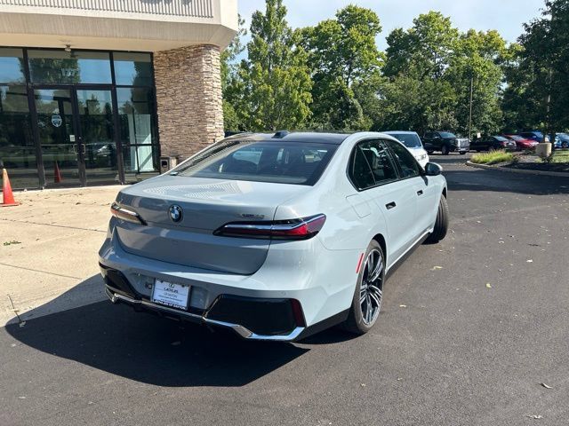 Used 2023 BMW i7 xDrive60 AWD/4WD image 7