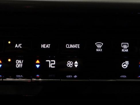 Used 2022 Chevrolet Bolt EUV Premier image 29