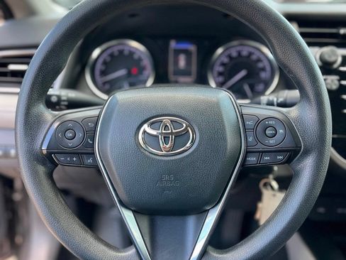 Used 2020 Toyota Camry LE FWD image 25