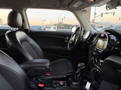 Used 2018 MINI Cooper 2-Door Hardtop FWD image 25
