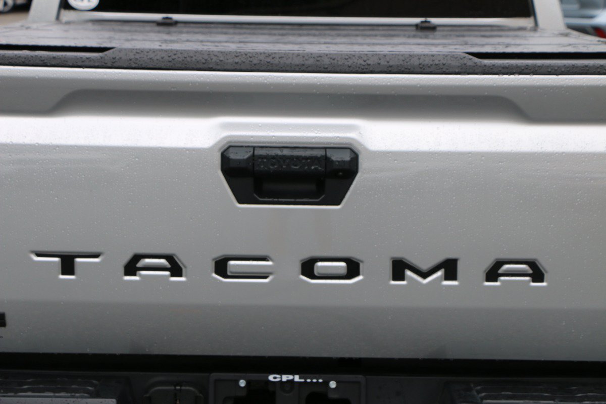 Used 2024 Toyota Tacoma TRD Off-Road AWD/4WD image 5
