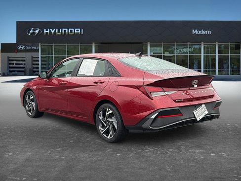 Certified 2025 Hyundai Elantra Sport FWD image 4