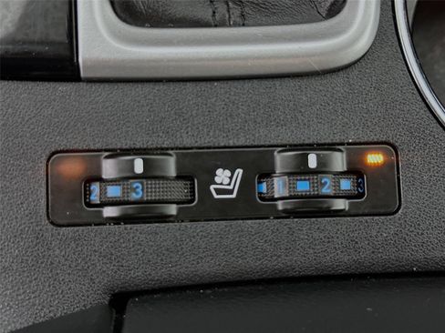 Used 2017 Toyota Highlander Limited AWD/4WD image 16