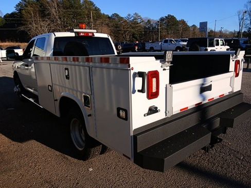 Used 2024 RAM 3500 Tradesman w/ Safety Group image 11