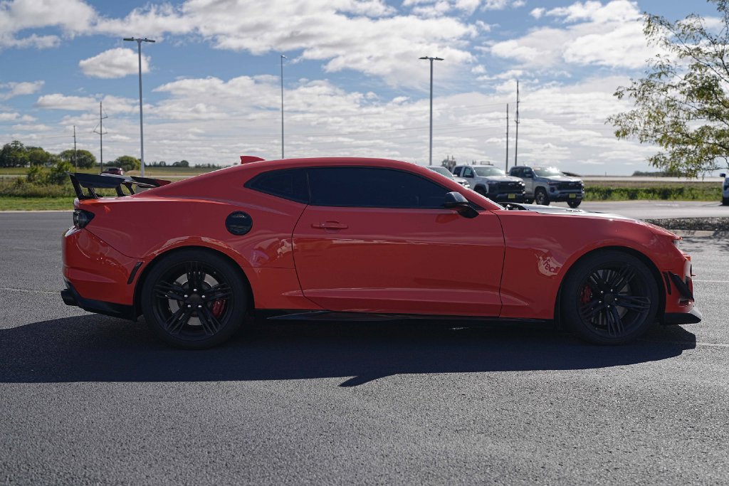 Used 2019 Chevrolet Camaro ZL1 RWD image 6