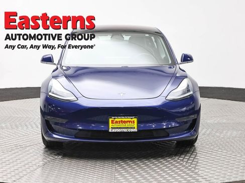 Used 2018 Tesla Model 3 Long Range RWD image 2