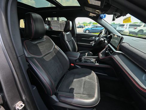 Certified 2025 Ford Explorer ST AWD/4WD image 26