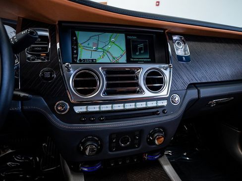 Used 2018 Rolls-Royce Wraith image 46