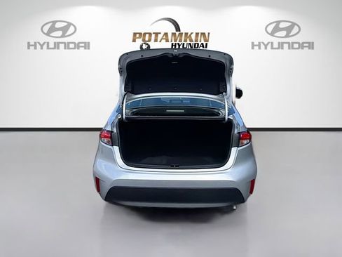 Used 2025 Toyota Corolla LE FWD image 24