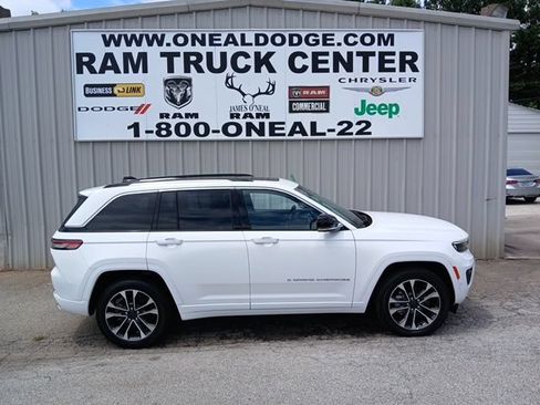 Used 2023 Jeep Grand Cherokee Overland w/ Adv Protech Group III AWD/4WD image 2