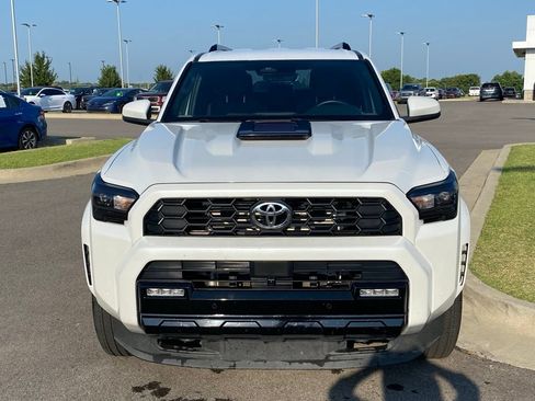 Used 2025 Toyota 4Runner TRD Sport AWD/4WD image 2