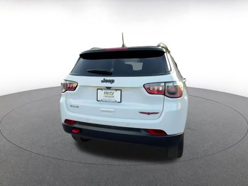 Used 2025 Jeep Compass Trailhawk image 14