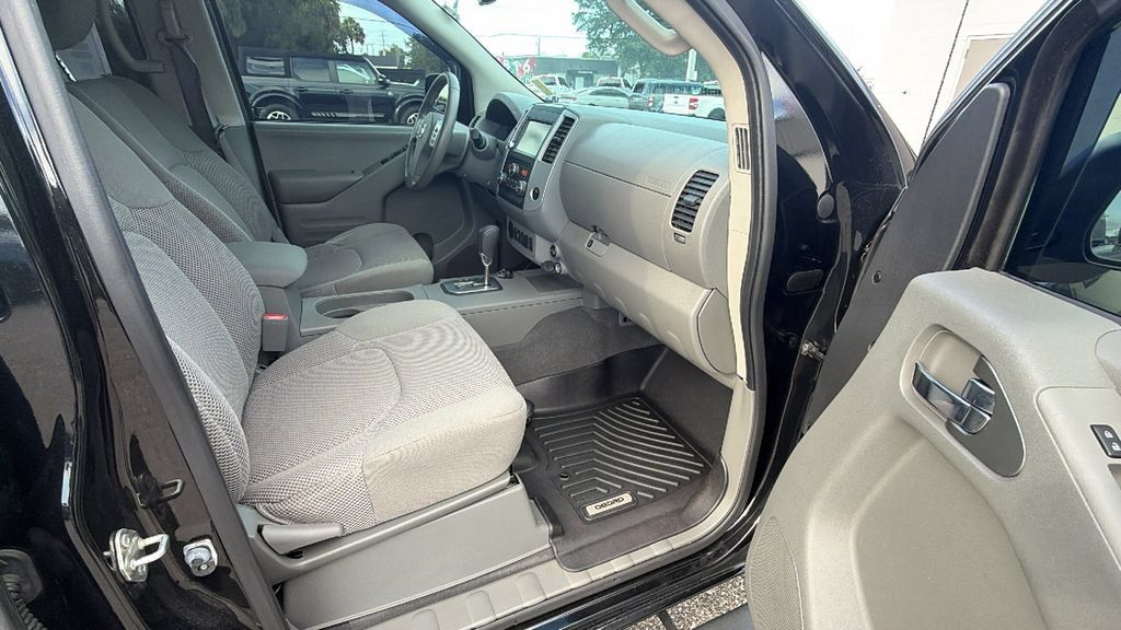 Used 2021 Nissan Frontier SV RWD image 27