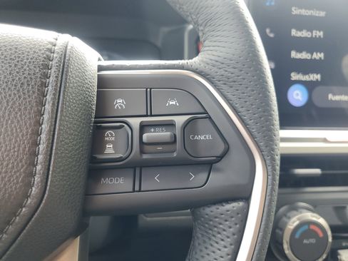 Used 2025 Toyota Tacoma TRD Sport image 26