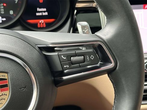 Used 2025 Porsche Macan image 22